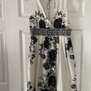 Forever 21 Black and White Floral Midi Dress